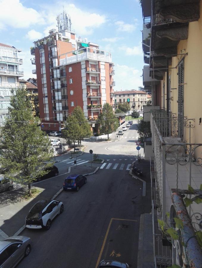 Appartement Cinecasa Di Andrea E Cristina à Turin Extérieur photo